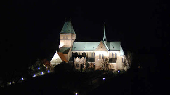 Dom bei Nacht